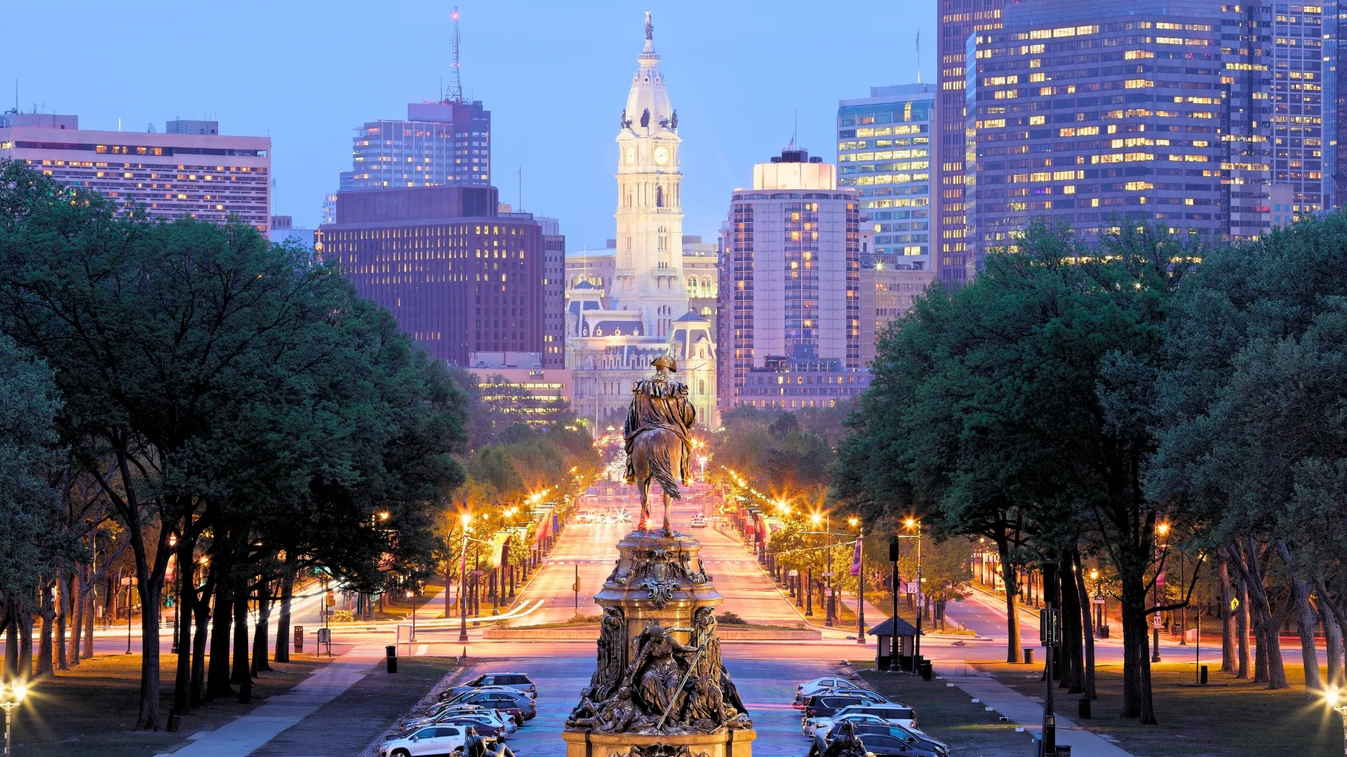 An iconic view of downtown Philadelphia to represent how Student Life events are a part of why Rosemont College is a Forbes rated best online college, and a best Main Line college.
